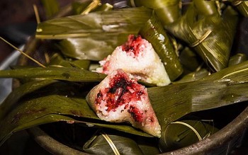 Loại bánh nhìn thì chê, ăn thì mê, là đặc sản nổi tiếng một vùng bất ngờ giá rất rẻ