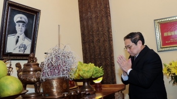 Thủ tướng Phạm Minh Chính dâng hương cố Thủ tướng Phạm Văn Đồng và Đại tướng Võ Nguyên Giáp