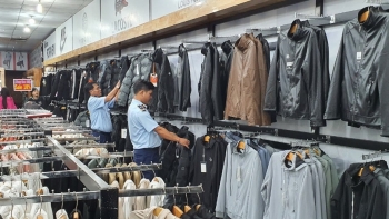 Đắk Nông: Xử phạt 7 cơ sở kinh doanh quần áo may sẵn