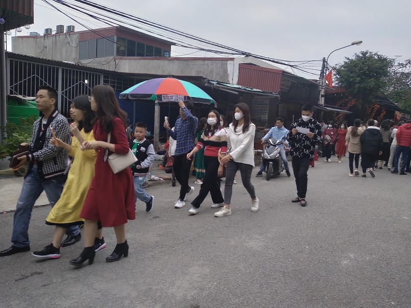 Trồng cây dại nhìn đâu cũng thấy quả “tím lịm tim”, 2 anh nông dân bỏ túi tiền tỷ mỗi năm