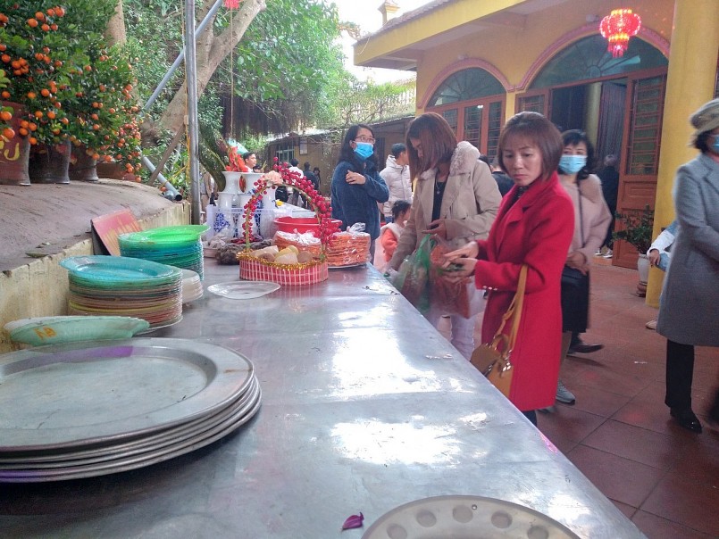 Trồng cây dại nhìn đâu cũng thấy quả “tím lịm tim”, 2 anh nông dân bỏ túi tiền tỷ mỗi năm