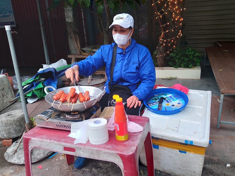 Trồng cây dại nhìn đâu cũng thấy quả “tím lịm tim”, 2 anh nông dân bỏ túi tiền tỷ mỗi năm