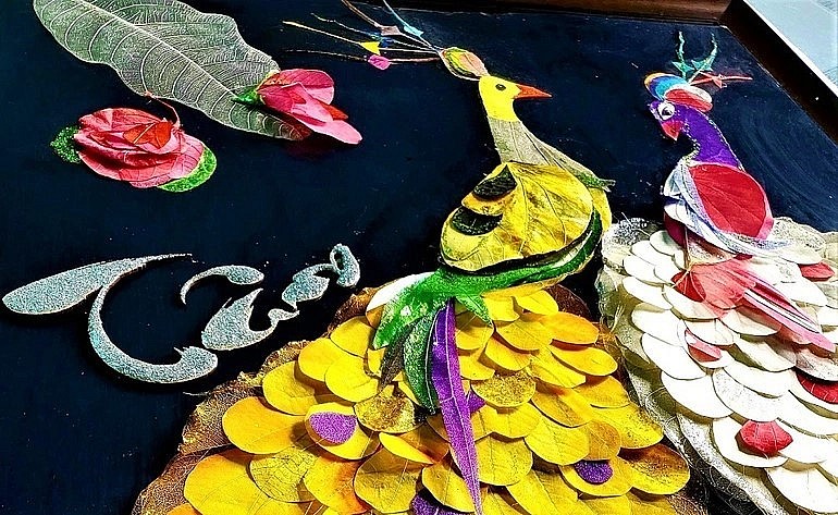 Mỗi bức tranh của chị Sinh đều có màu sắc bắt mắt và độ tinh xảo rất cao.