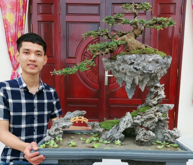 Anh Minh luôn lựa chọn thật kỹ lưỡng nguyên liệu để làm nên tác phẩm có hồn chân thật nhất có thể.