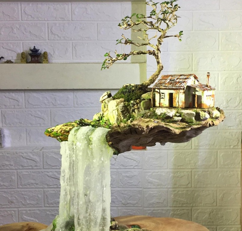 Anh Quỳnh thường chọn bonsai sam hương, mai chiếu thủy, hồng ngọc mai làm tiểu cảnh.