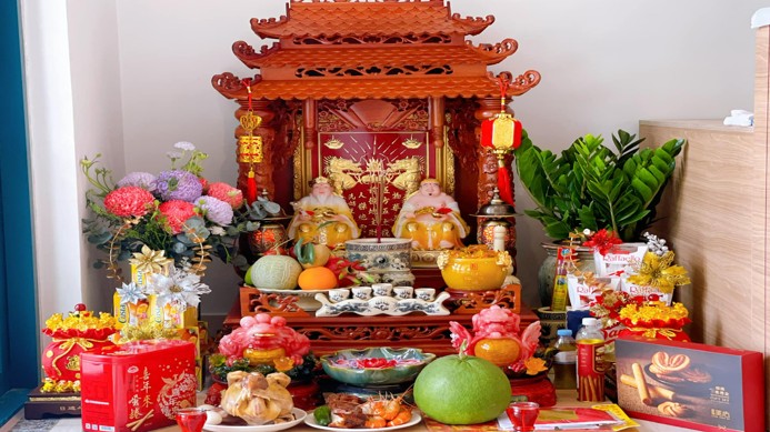 Cách đặt bàn thờ Thần Tài đúng chuẩn mang lại may mắn và tài lộc cho gia chủ năm 2023
