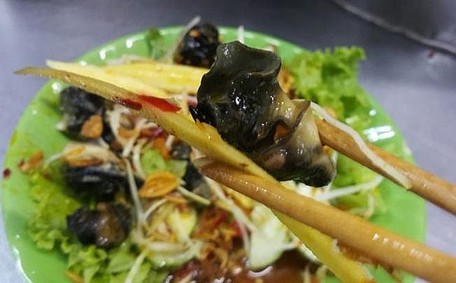 Thưởng thức món ốc bươu Đà Nẵng