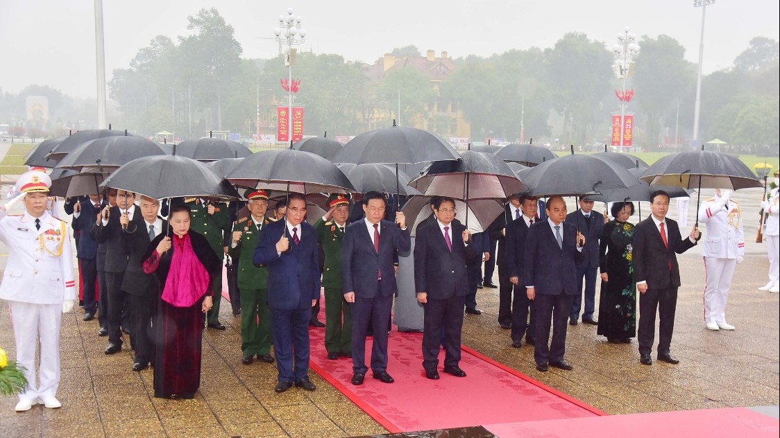 Lãnh đạo Đảng, Nhà nước vào Lăng viếng Chủ tịch Hồ Chí Minh; tưởng niệm các Anh hùng liệt sĩ