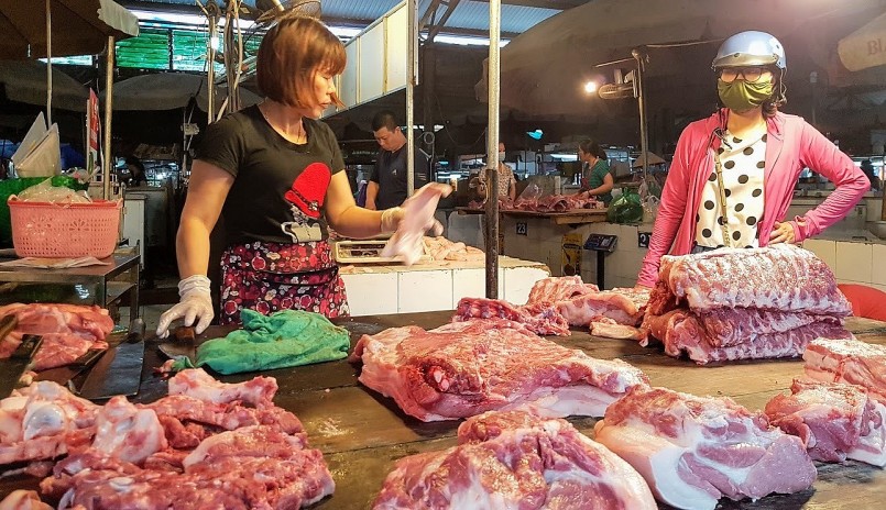 Nhu cầu thịt heo sau tết vẫn còn thấp khiến giá heo hơi ít biến động.