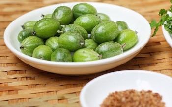 Loại quả giá “hạt rẻ”, chứa bầu trời tuổi thơ đang gây sốt, chị em thi nhau mua ăn thử