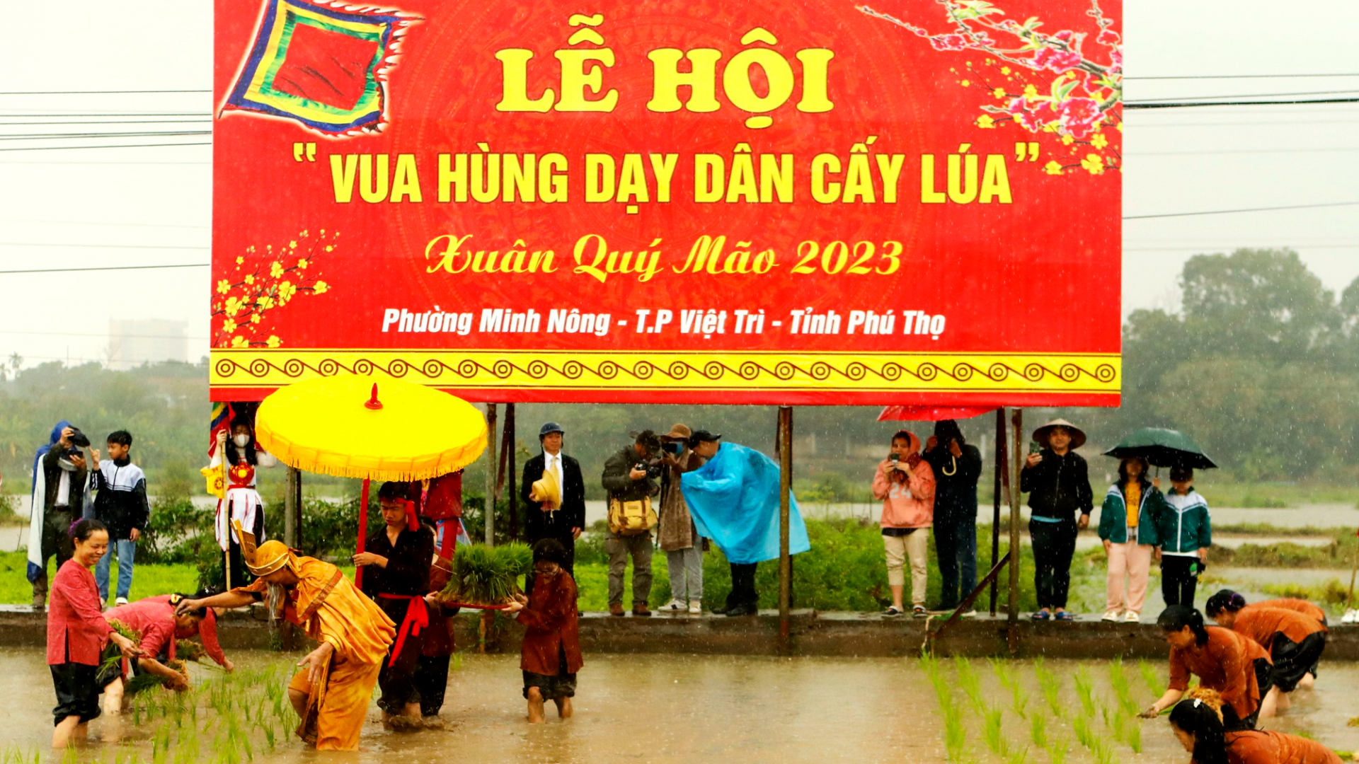 Đặc sắc Lễ hội Vua Hùng dạy dân cấy lúa ở Phú Thọ