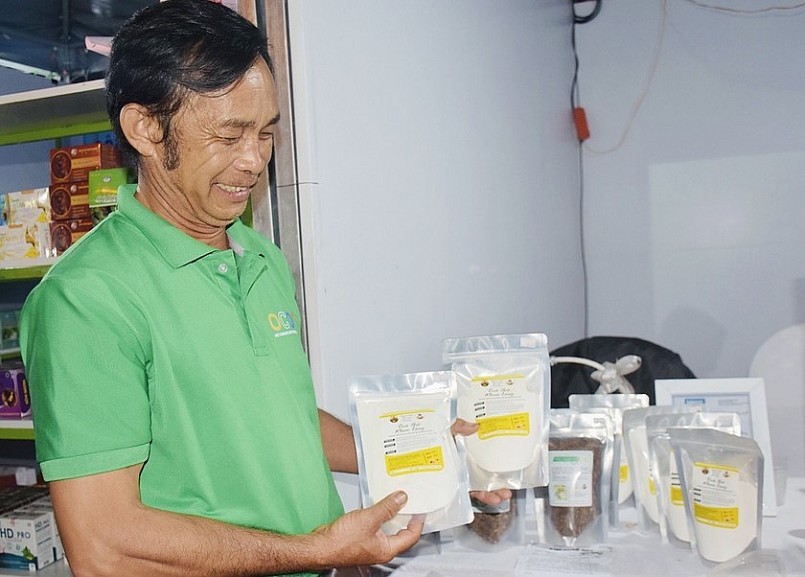 Khoai Lệ Cần giờ đã được chế biến sâu đa dạng sản phẩm. Khoai Lệ Cần giờ đã được chế biến sâu đa dạng sản phẩm.