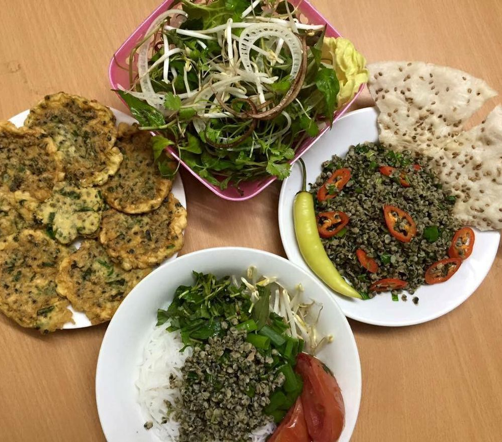 Thứ đặc sản ở quê xưa cho không ai lấy, nay là “mỏ vàng ” dân đổ xô đi bắt kiếm nửa triệu/ngày