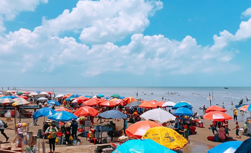 Khung cảnh mua bán nhộn nhịp