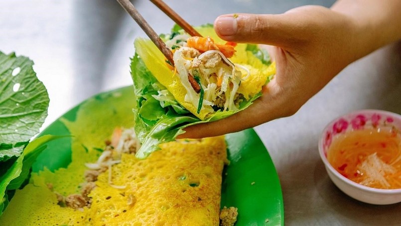 Bánh xèo miền Tây không thể thiếu lá bằng lăng