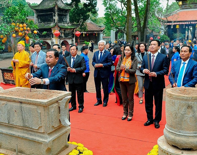 Trang trọng khai hội mùa xuân Côn Sơn   Kiếp Bạc 2023 ở Hải Dương