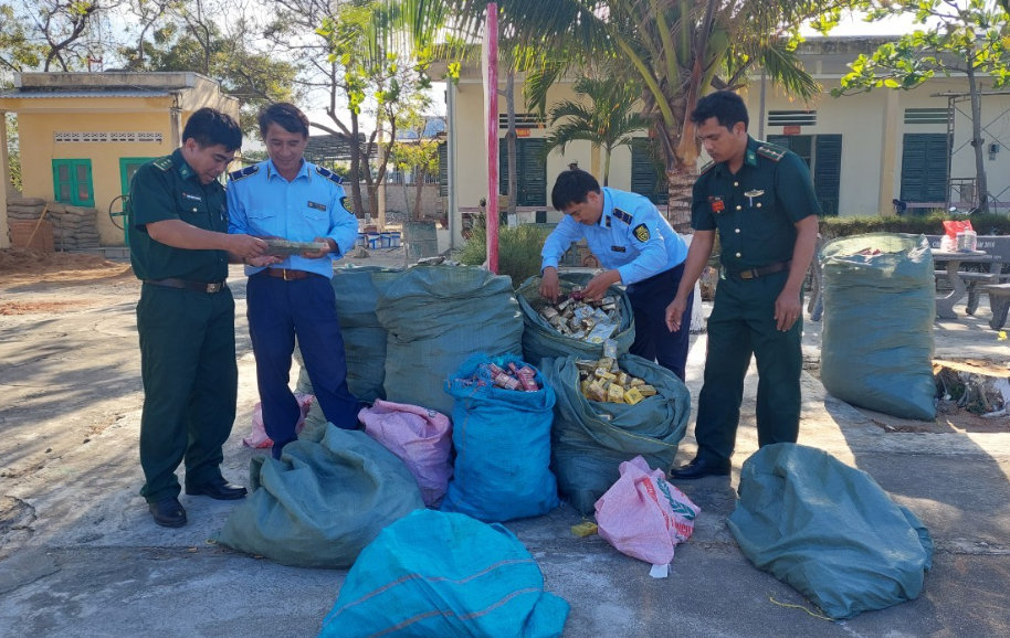 Thu gom lượng lớn thuốc lá nhập lậu