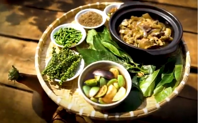 Đặc sản dân dã cá nướng úp chậu Nam Định, chậu úp càng chắc cá càng ngon