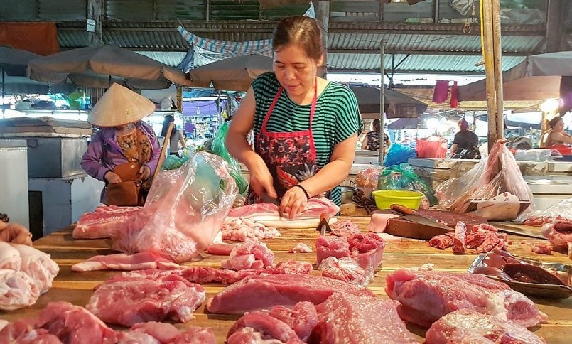 Giá heo hơi hôm nay (12/2) diễn biến chậm do sức mua nội địa yếu, heo xuất khẩu chưa rộng cửa. Giá heo hơi hôm nay (12/2) diễn biến chậm do sức mua nội địa yếu, heo xuất khẩu chưa rộng cửa.