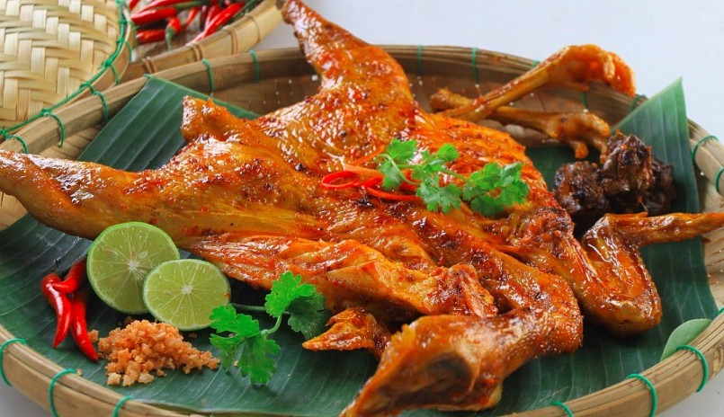 Nhiều người đã đến Quế Sơn nhất định phải thưởng thức đặc sản gà tre Đèo Le. Nhiều người đã đến Quế Sơn nhất định phải thưởng thức đặc sản gà tre Đèo Le.