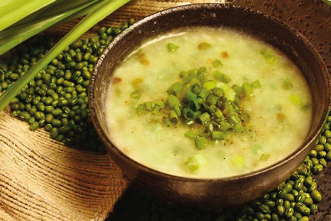 Nhiệt miệng nên ăn gì? Những thực phẩm, món ăn giúp nhiệt miệng nhanh khỏi, có loại ít người biết