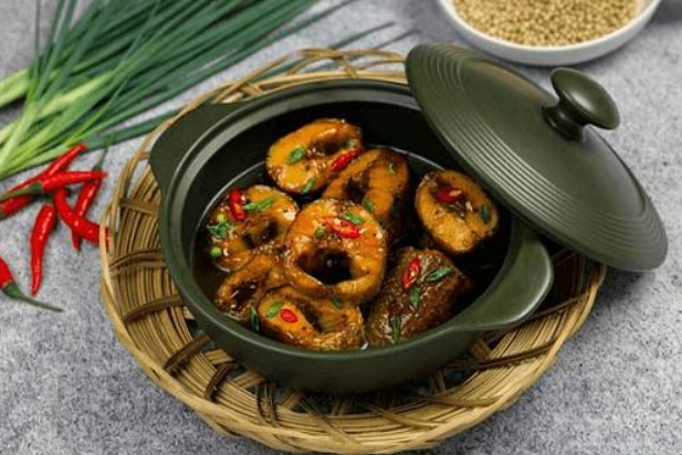 Loại cá có hình dáng xấu xí xưa ít người biết, giờ thành đặc sản được chị em nội trợ "săn lùng"