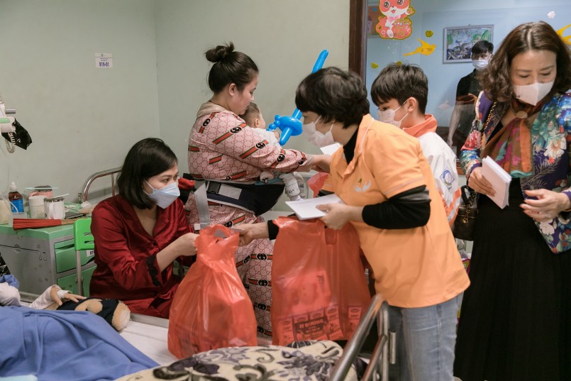 Gửi trao hi vọng đối với bệnh nhi ung thư