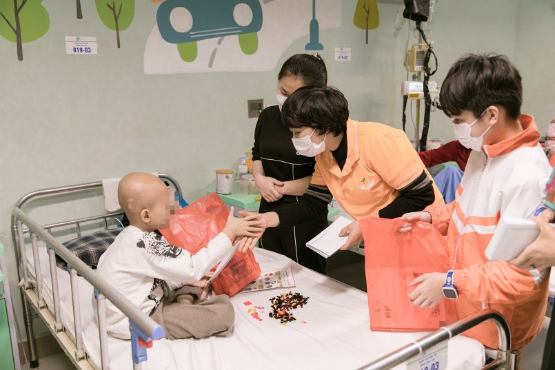 Gửi trao hi vọng đối với bệnh nhi ung thư