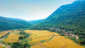 Mê mẩn trước phong cảnh ở bản Hang