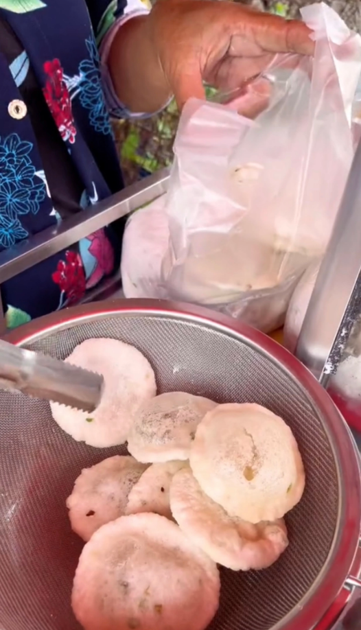 Món bánh có tên cực độc lạ khiến ai cũng tò mò, người sành ăn chưa chắc đã biết