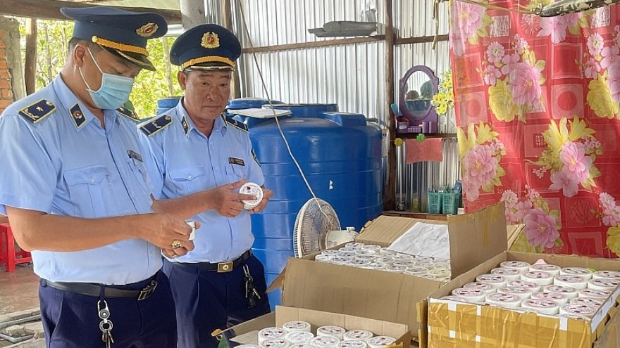 Cà Mau: Kiểm tra đột xuất một hộ kinh doanh, tạm giữ 700 sản phẩm mỹ phẩm không rõ nguồn gốc