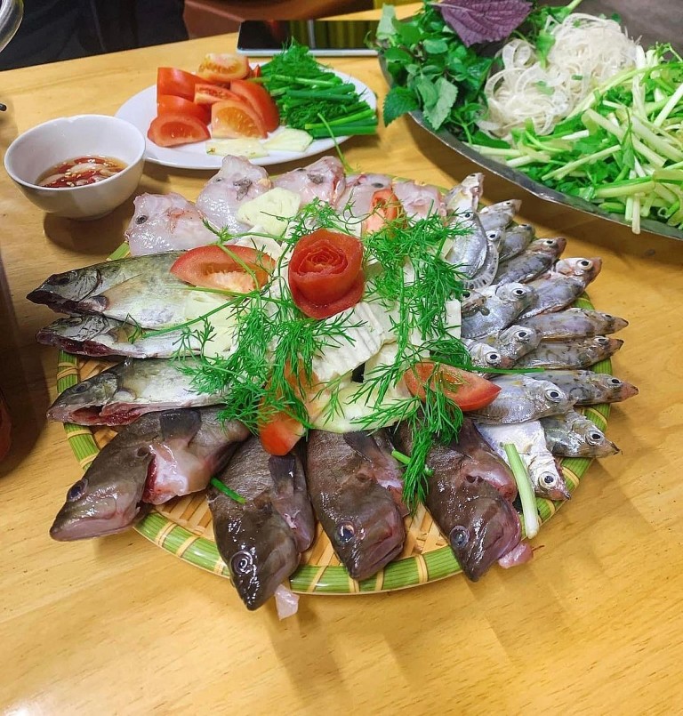 Các loại cá của món lẩu lạp xạp thường có hình dáng, kích cỡ khác nhau