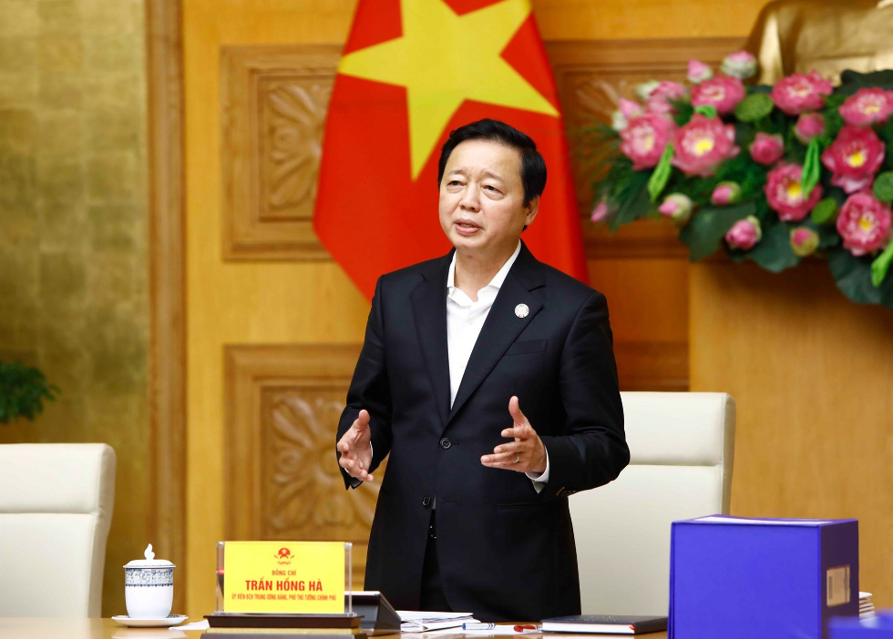 Không khuyến khích khai thác, sử dụng khoáng sản làm phá vỡ cảnh quan, môi trường