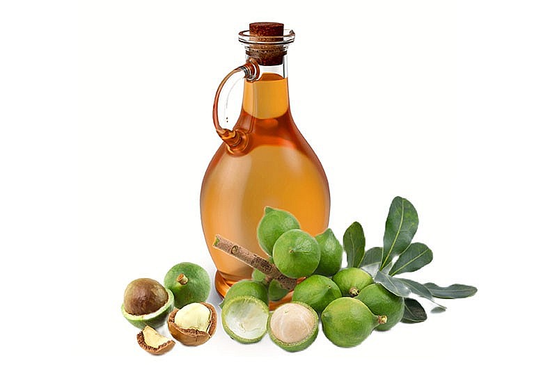 Quả mù u thường được ép lấy tinh dầu