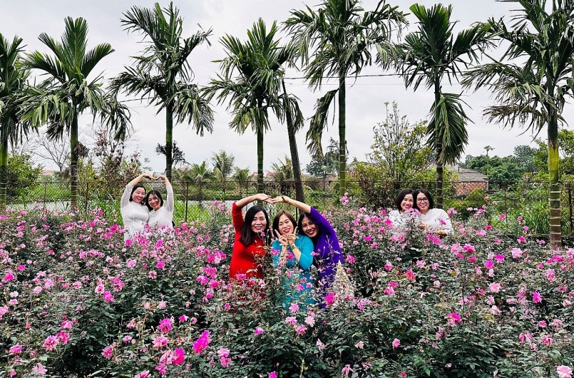 Khu vườn cũng giúp chị Diệp truyền cảm hứng cho nhiều người về việc vượt qua đau khổ để vui sống. Khu vườn cũng giúp chị Diệp truyền cảm hứng cho nhiều người về việc vượt qua đau khổ để vui sống.