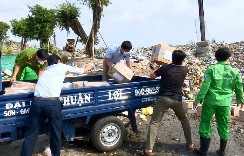 Tiến hành tiêu hủy toàn bộ hàng hóa