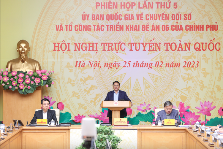Thủ tướng chỉ ra một số bài học kinh nghiệm như người đứng đầu phải quan tâm vào cuộc, lãnh đạo, chỉ đạo, giám sát, kiểm tra; kiên quyết, kiên trì, kiên định nhưng phải tích cực đổi mới sáng tạo... - Ảnh: VGP