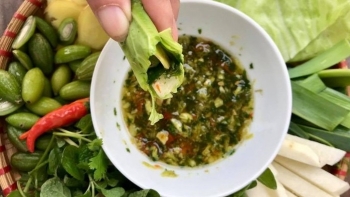 Thứ quả quê mùa "nhìn thấy là chảy nước miếng", đem cuốn bắp cải càng ăn càng thèm