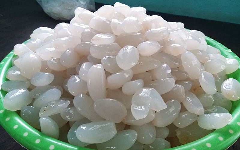 Loại hạt mọc dại trong rừng vào mùa, xưa ít người ăn, nay thành đặc sản giòn sần sật, đã béo lại còn bùi Loại hạt mọc dại trong rừng vào mùa, xưa ít người ăn, nay thành đặc sản giòn sần sật, đã béo lại còn bùi