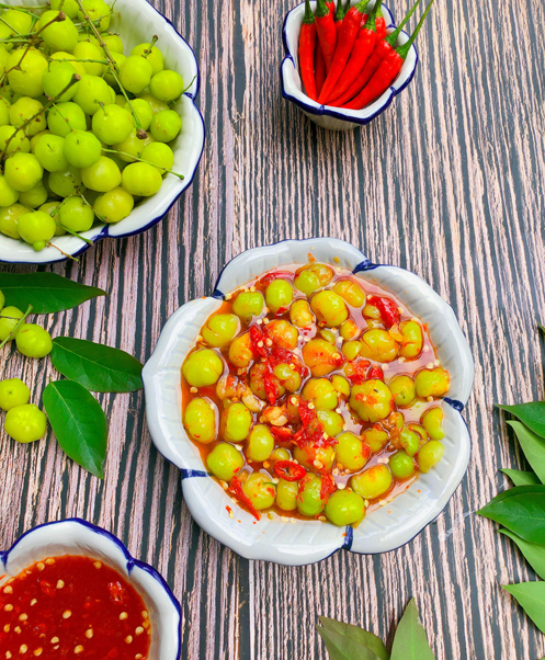 Quả dại miền Tây chua loét nhưng trộn muối ớt ngon xuất sắc, nhìn đã chảy nước miếng Quả dại miền Tây chua loét nhưng trộn muối ớt ngon xuất sắc, nhìn đã chảy nước miếng