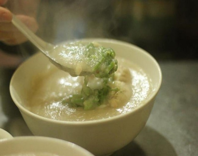 Cháo mắc nhung nóng hổi mê mẩn du khách