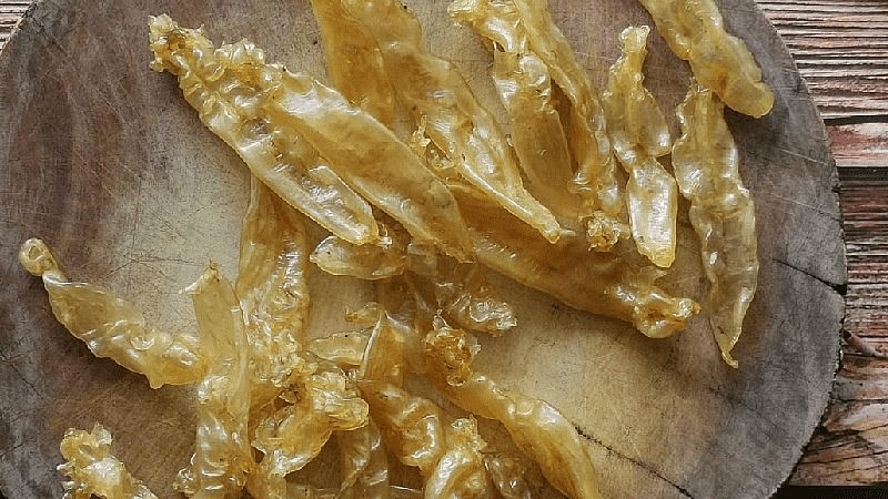 Bong bóng cá , có hình dạng giống chiếc túi chứa khí 