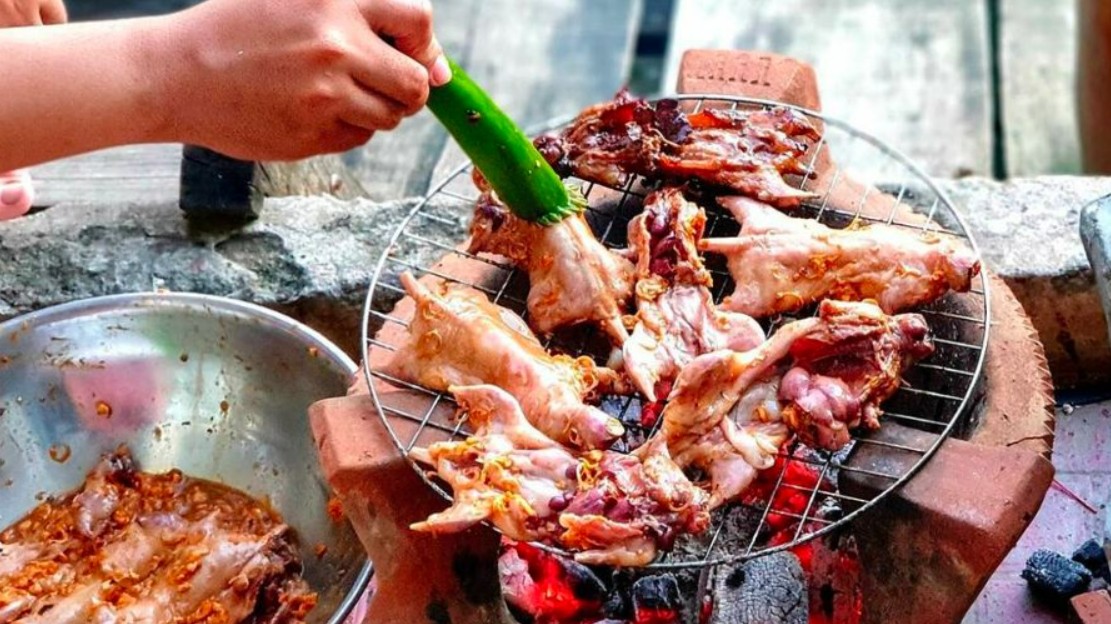 Đặc sản Bến Tre tưởng ghê rợn nhưng ngon quên sầu, chỉ để dành đãi khách quý