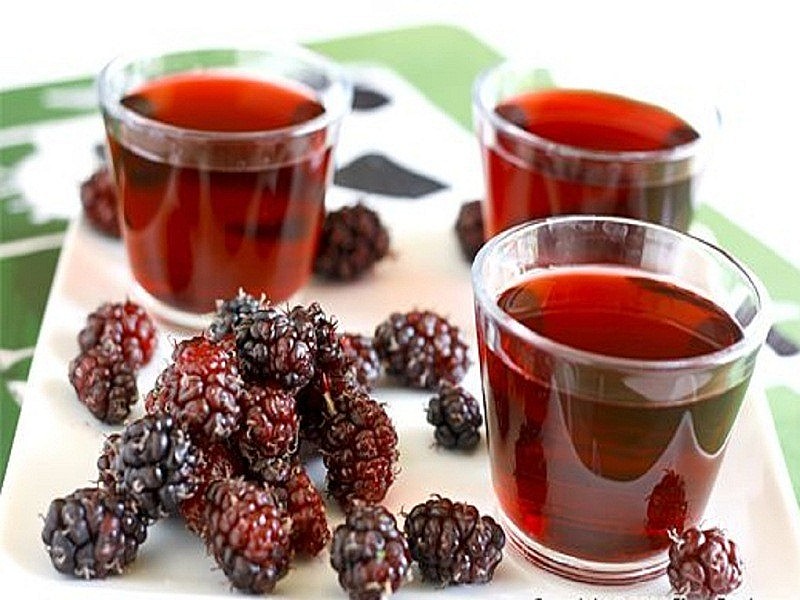 Nước quả dâu tằm giải khát mùa hè