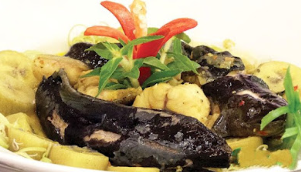 Kỳ công hơn là món chình mun um chuối Kỳ công hơn là món chình mun um chuối