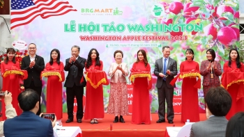 Rộn ràng mua sắm tại Lễ hội táo Washington siêu thị BRGMart 2023