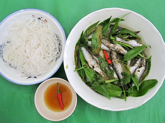 Cá linh kho lá cóc đơn giản mà ngon Cá linh kho lá cóc đơn giản mà ngon