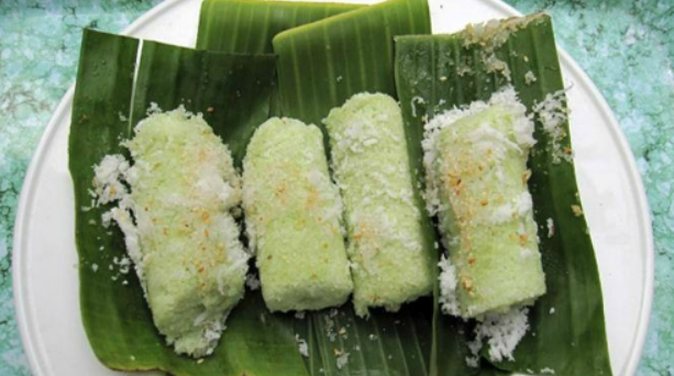 Món bánh nhà nghèo thời bao cấp ăn "cứu đói", nay thành đặc sản vừa ngon vừa lạ ở thành phố