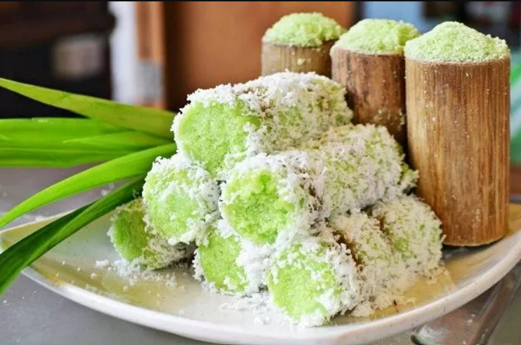 Món bánh nhà nghèo thời bao cấp ăn "cứu đói", nay thành đặc sản vừa ngon vừa lạ ở thành phố