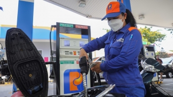 Giá xăng, dầu đồng loạt tăng nhẹ